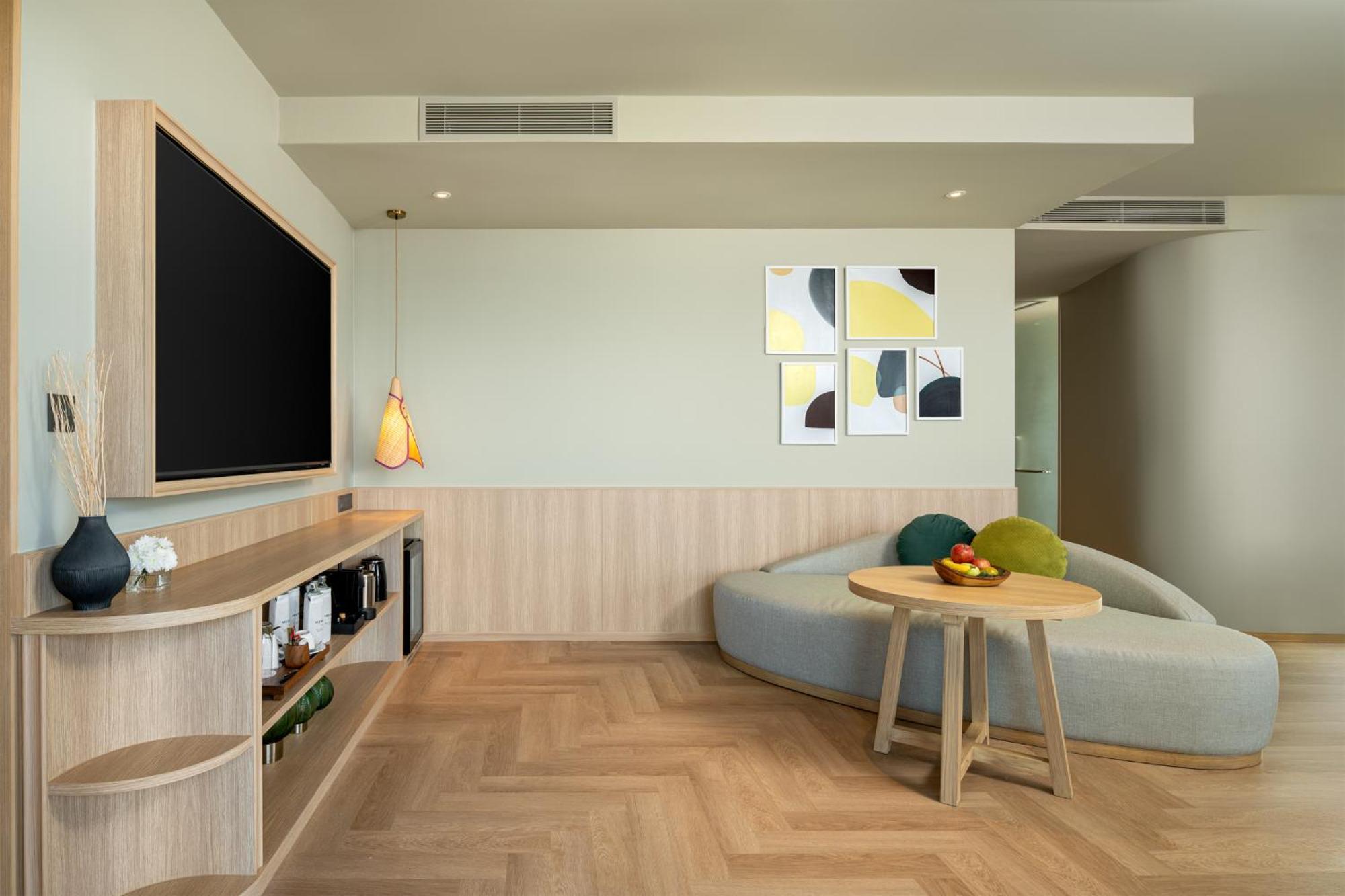 Mercure Rayong Lomtalay & 4* Mae Phim