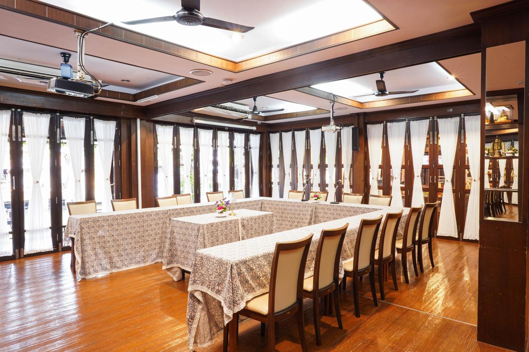 Hotel Thanicha Amphawa