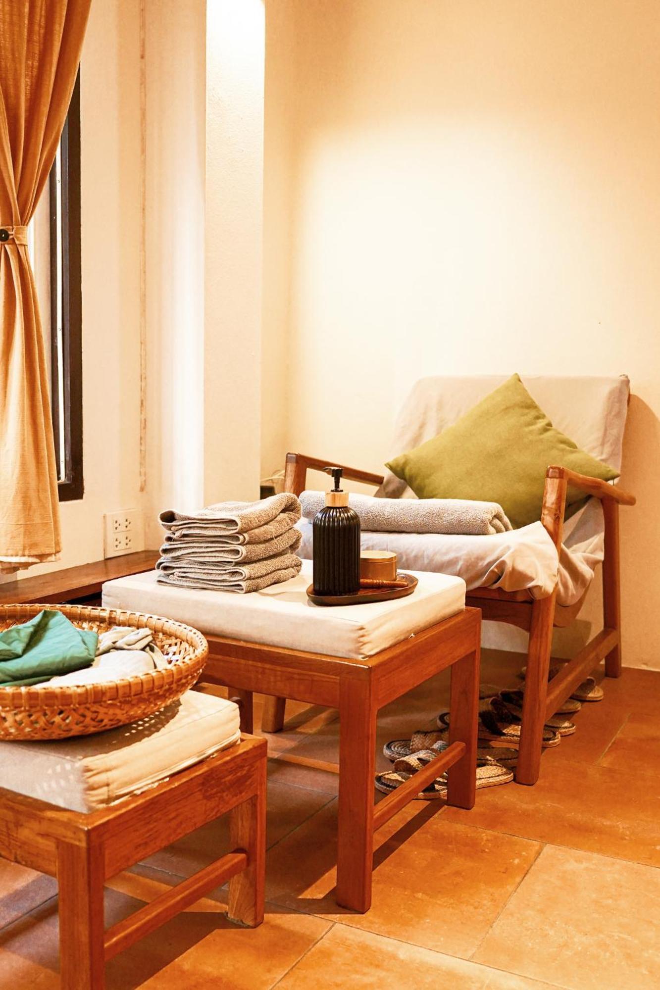 Hotel Thanicha Amphawa
