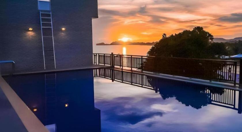 Royal Hill Satun Hotel 4*