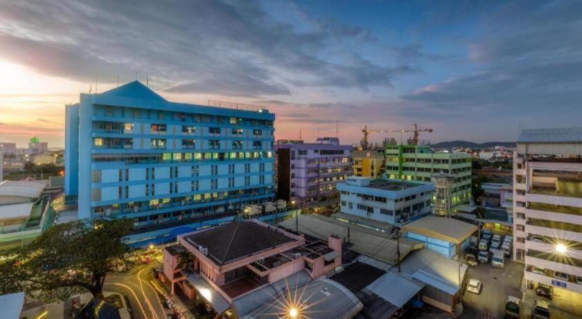Hotel Z2 Boutique Si Racha