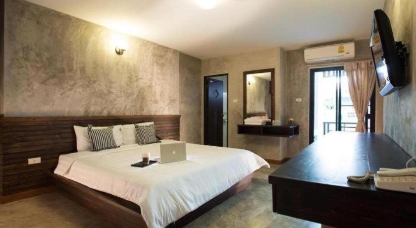 Hotel At Boutique
