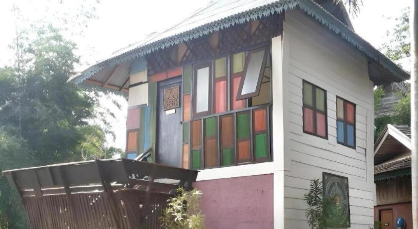 Baan Mai Kon Muang