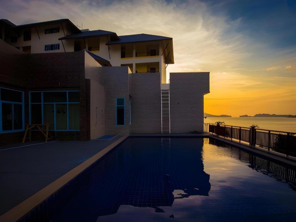 Royal Hill Satun 4* Langu
