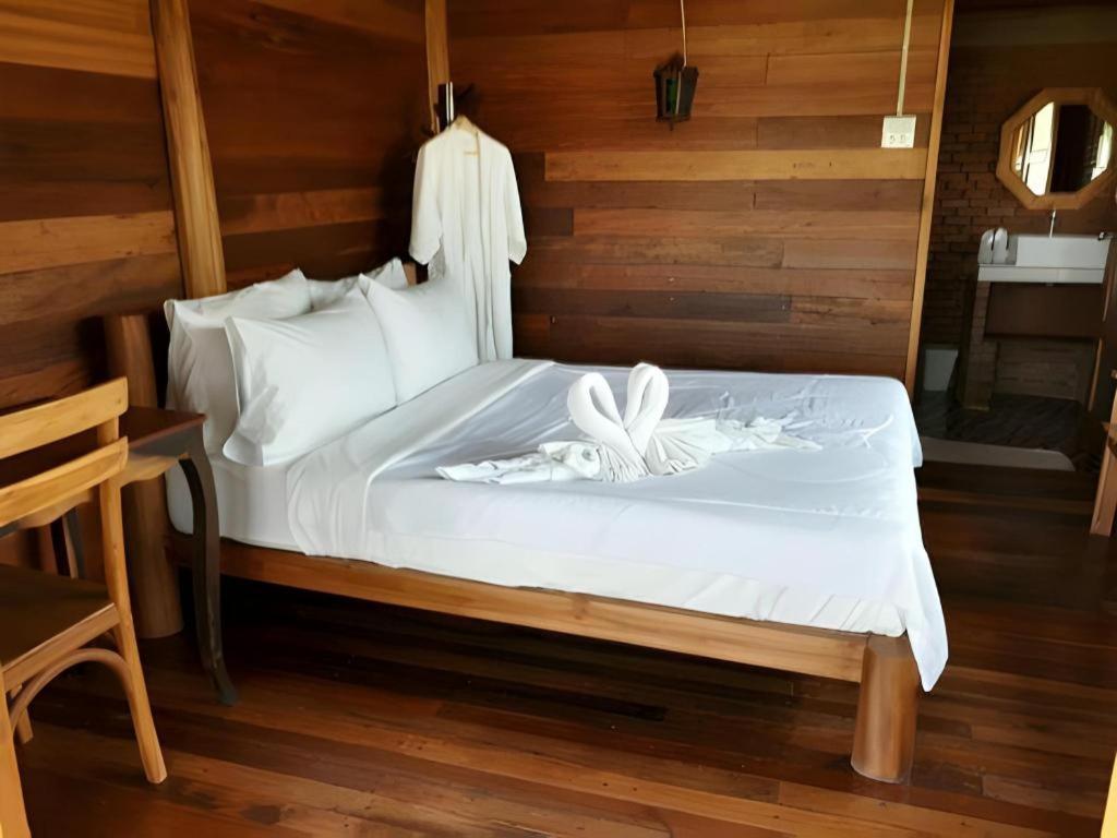 Gin's Greenery Hotel 4*