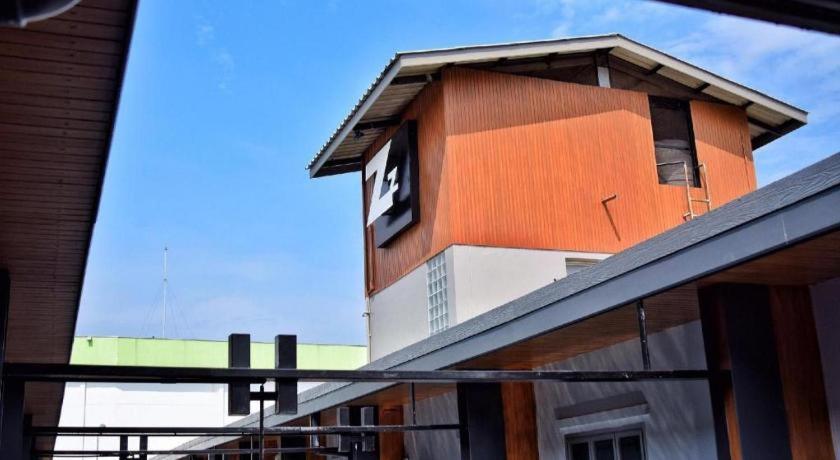Z2 Boutique Hotel 2*