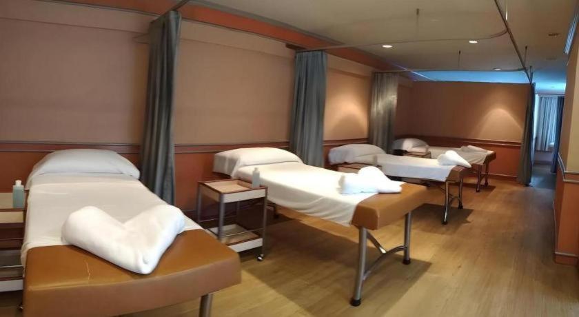 Sakura Hotel 2*