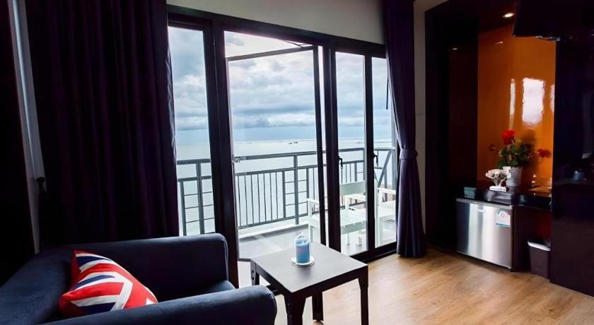 The Loft Seaside Sriracha Hotel 3*