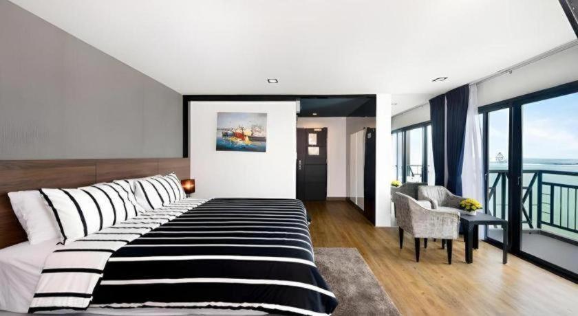 The Loft Seaside Sriracha Hotel 3* Si Racha