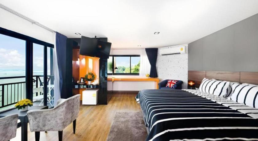 The Loft Seaside Sriracha Hotel Si Racha