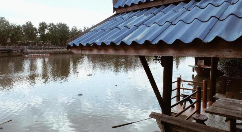 Ruennamyen Amphawa Resort 3*