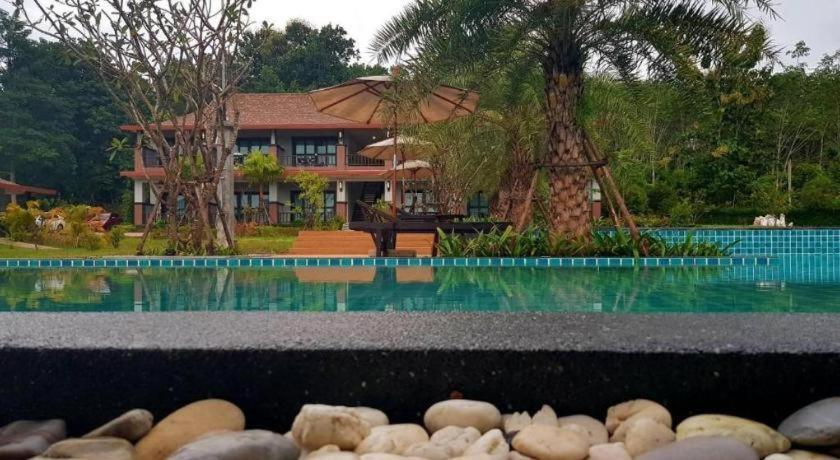 Poochommhok Resort 2*