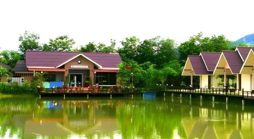 Ban Naam Resort 3*