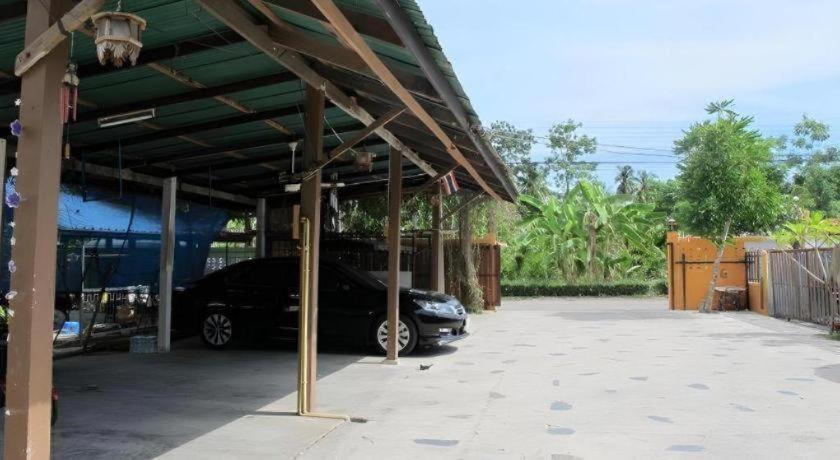 Resort Baan Suan Phidchamika Amphawa