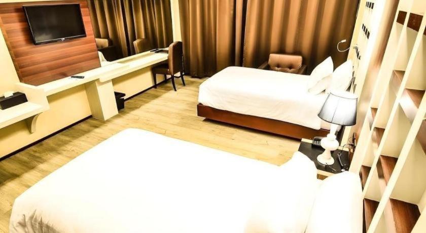 Hotel Alvarez Buriram
