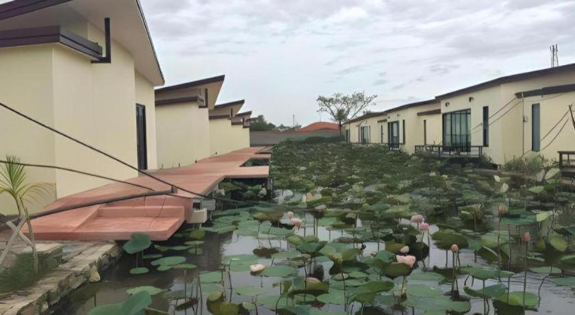 Resort Bua Tara Nong Prue