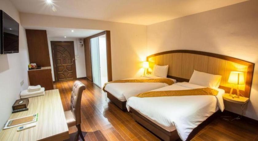 Nh Elegant Hotel 3*