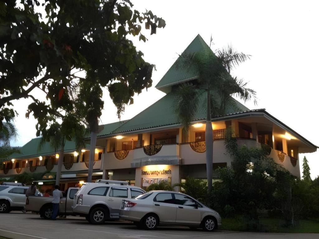 Phuphan Park Hotel 3*