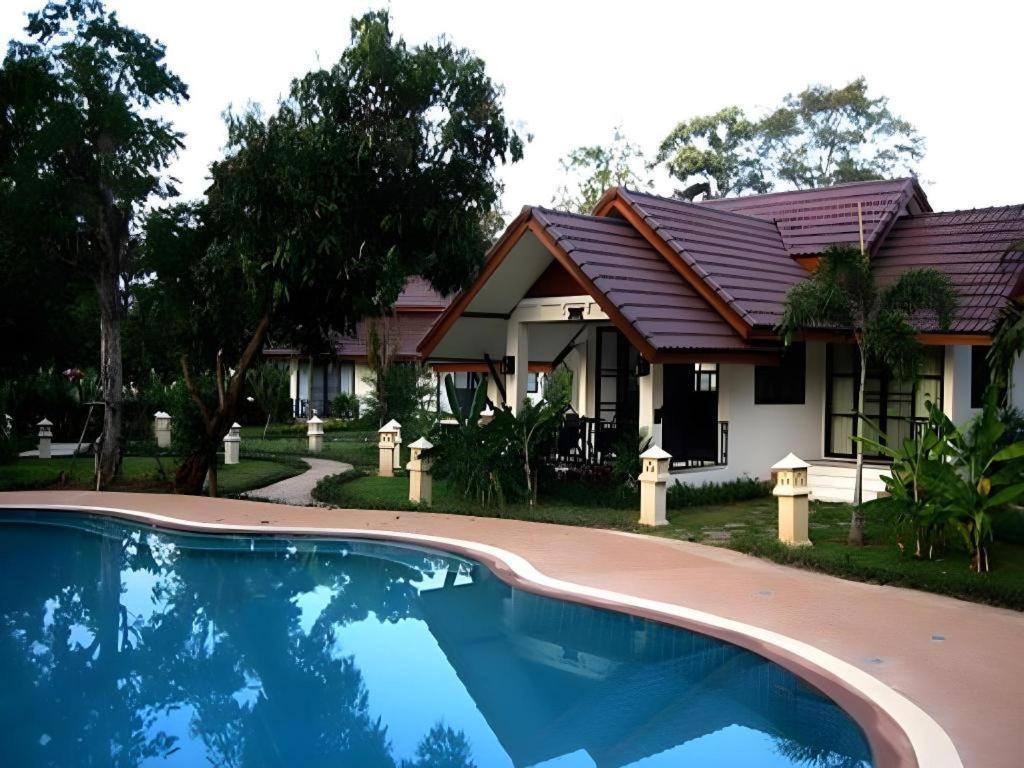 Resort Pang Rujee 3*