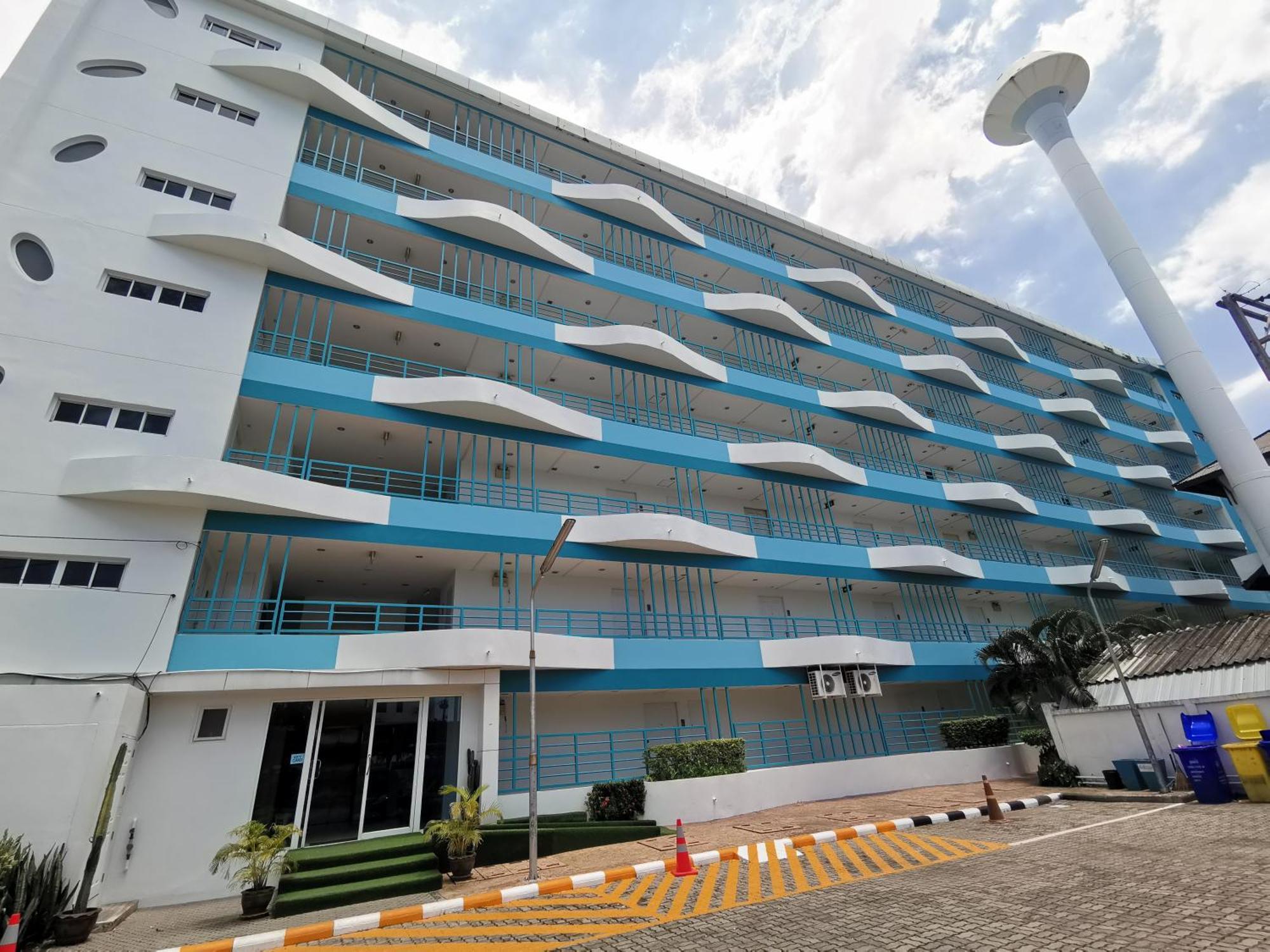 The Sea View 327-62 Floor-free Netflix Aparthotel Bang Saen