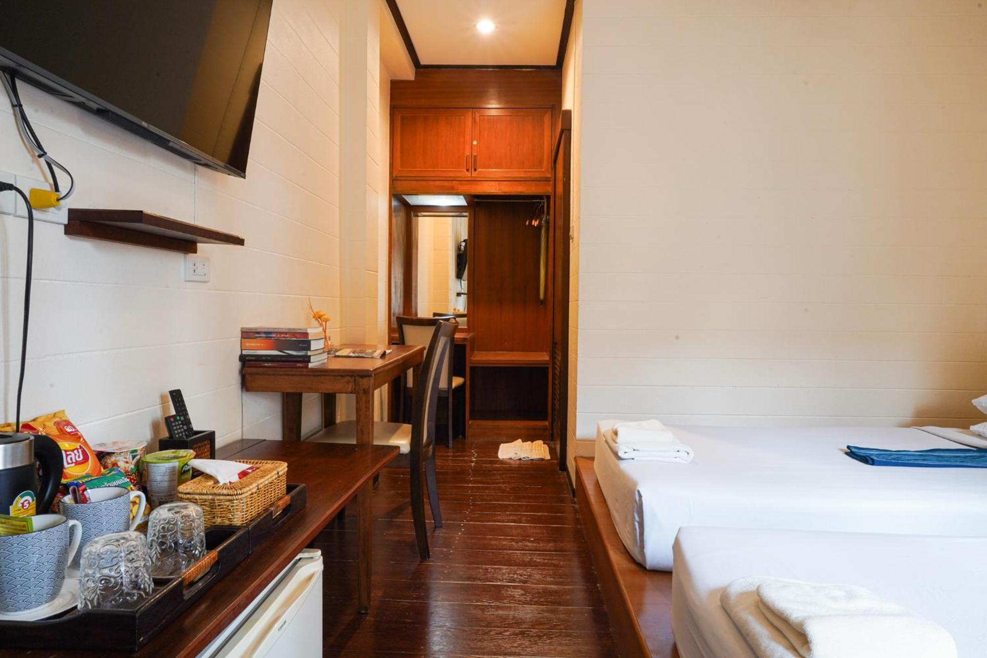 Hotel Thanicha Amphawa