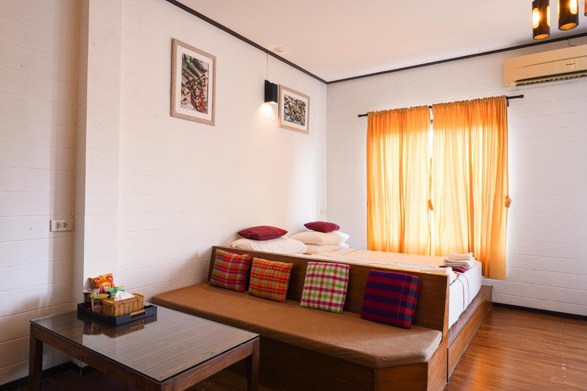 Thanicha Amphawa Hotel 3*