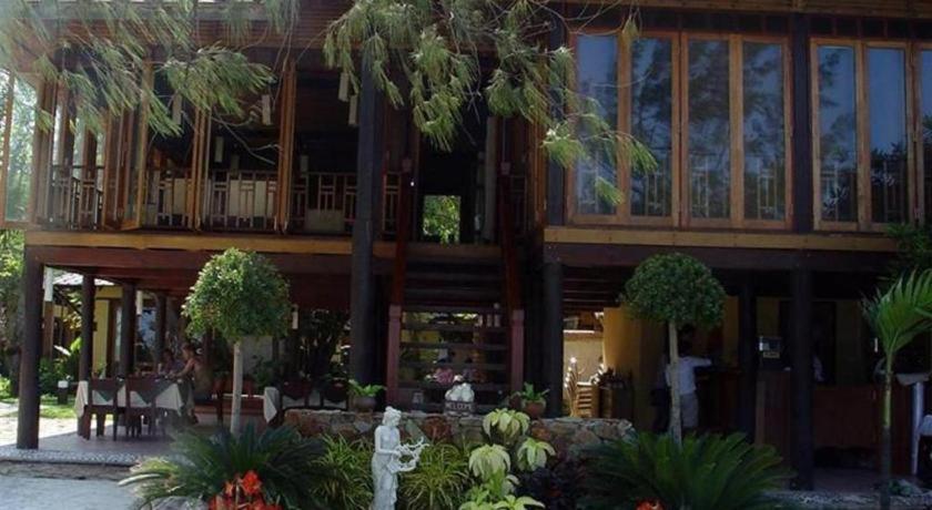 Baan Talay Dao Resort