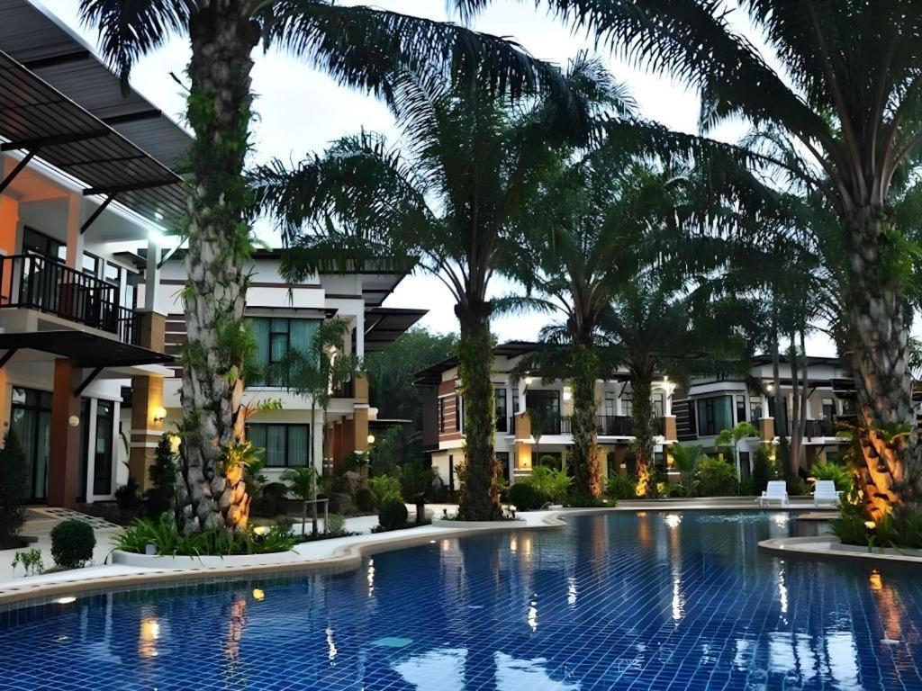 Nattha Waree Hot Spring And 3*