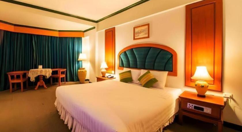 Thepnakorn Hotel
