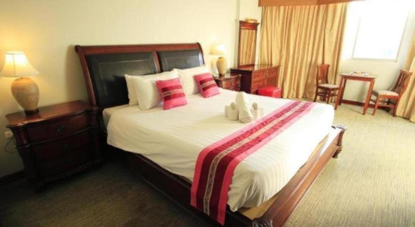 Thepnakorn Hotel 3*