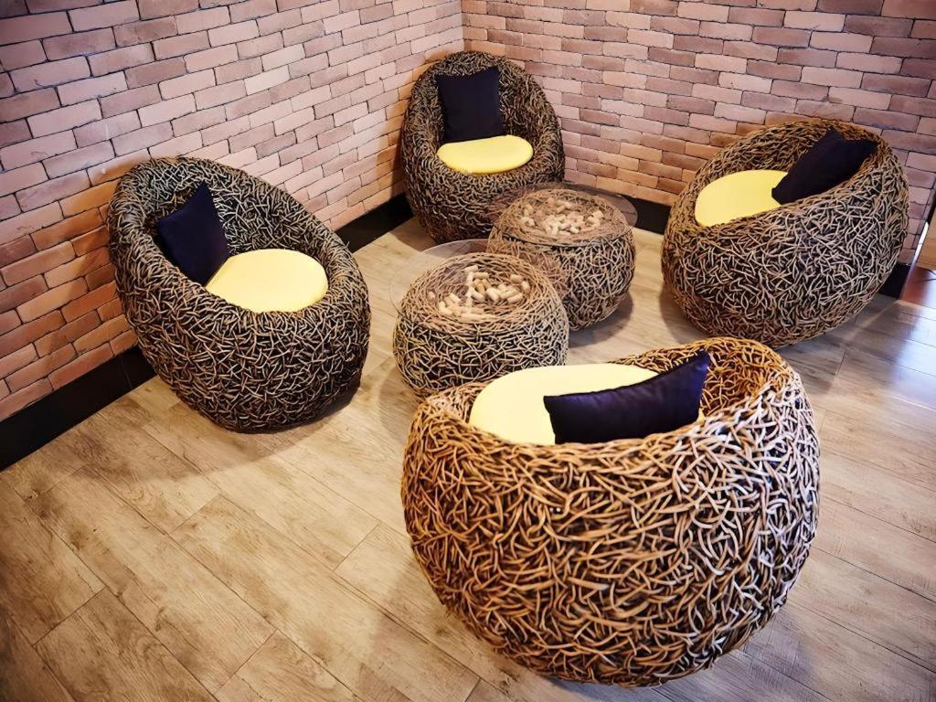 Leevana Hotel