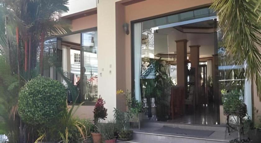 Hotel Ritzy House 2*