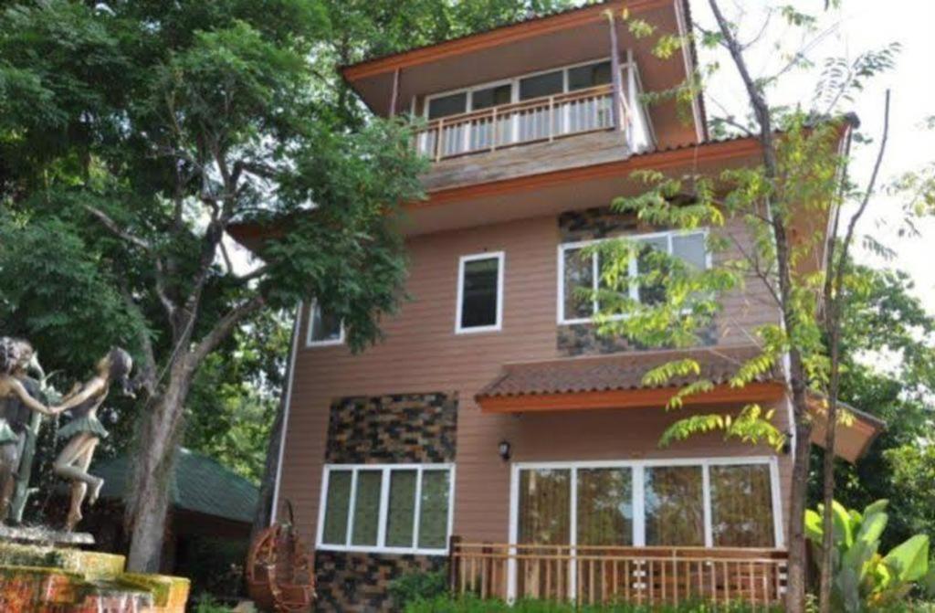 Khaoyai Kirithantip Mu Si