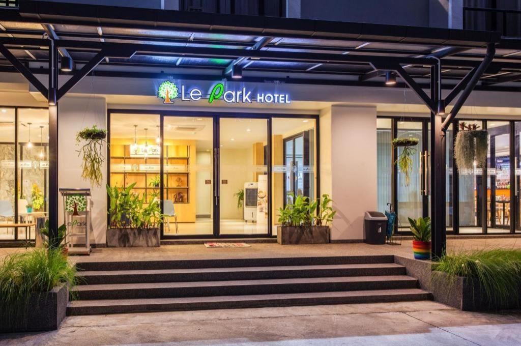 Le Park Hotel