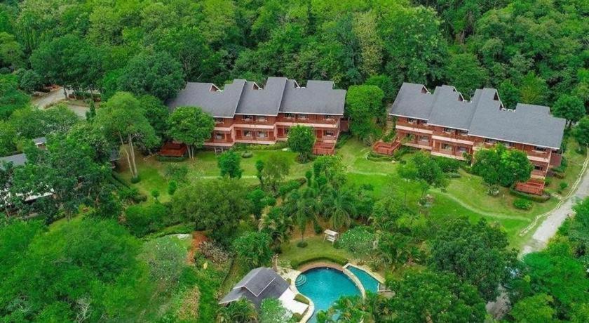 Resort Valley Garden