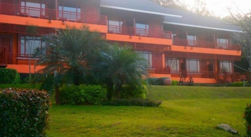 Valley Garden 3*