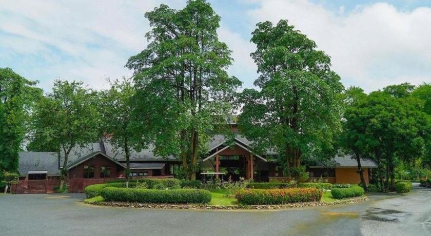 Valley Garden Muak Lek