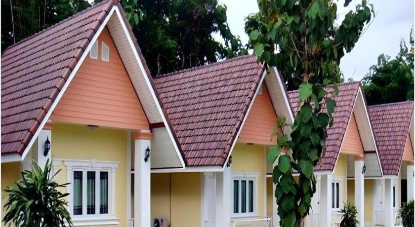 Nam Khong Tara Resort 2*