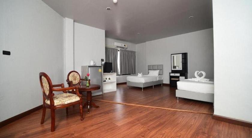 Center Hotel