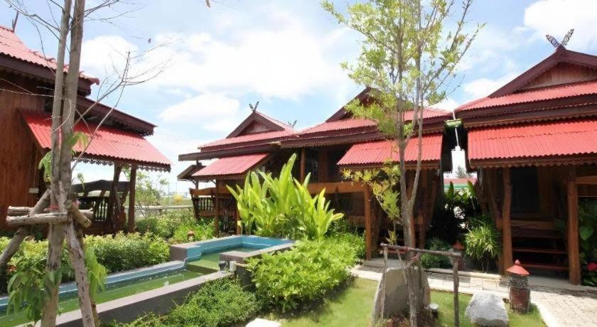 Dang Ky Ploen Tharnnam Resort Ban Nong Khang