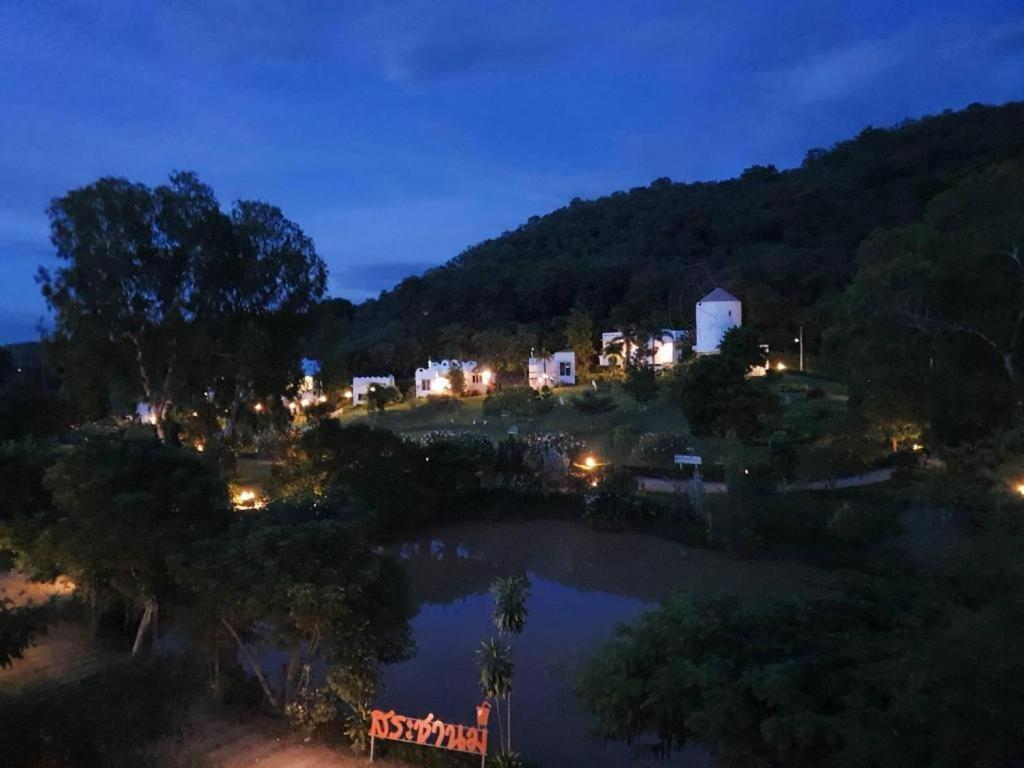 The Buda Muaklek Muak Lek