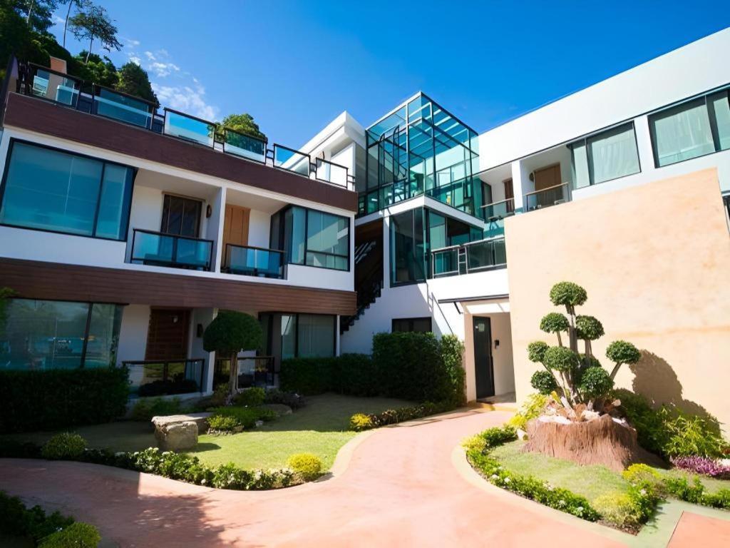 Hip Hotel