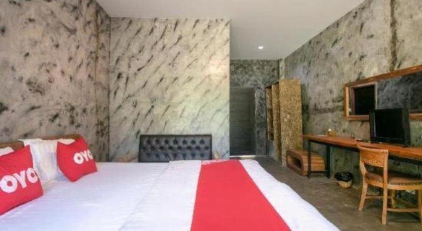 Oyo 75374 Baan Rak Mai Hotel 3*