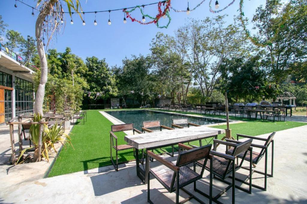 Oyo 75374 Baan Rak Mai Hotel 3*