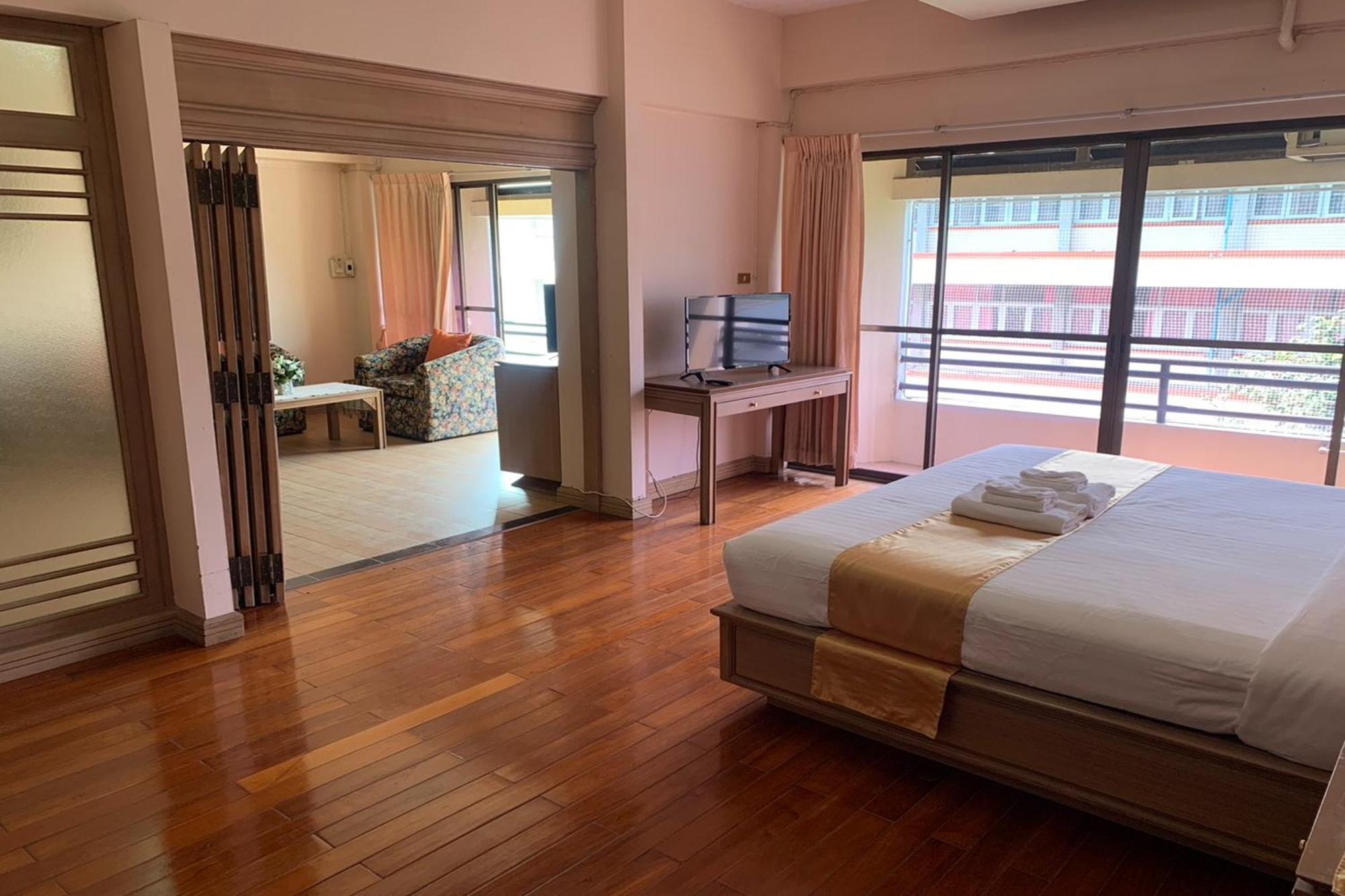 Pin Hotel 3*
