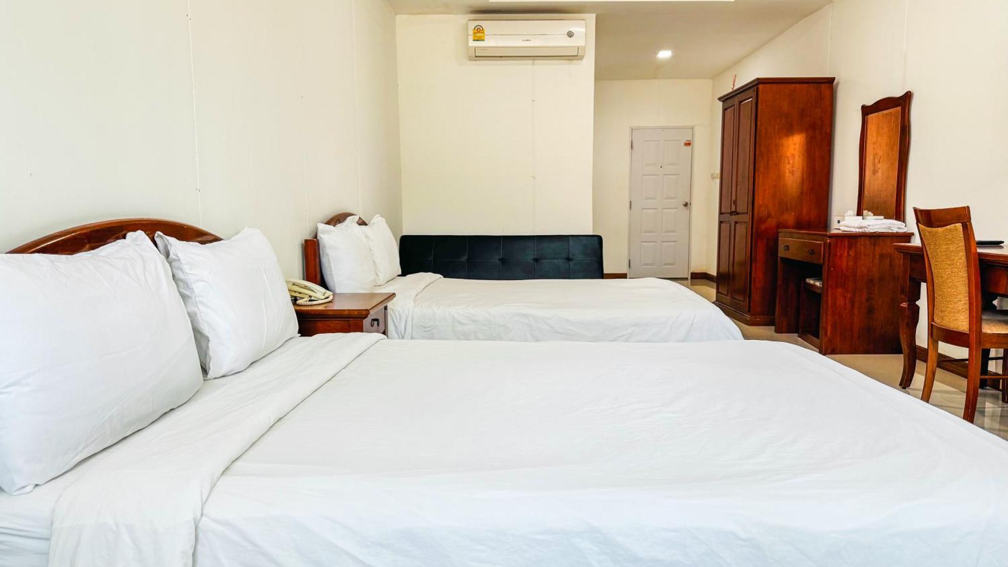 Baan Suan Khun Ta And Golf 4*