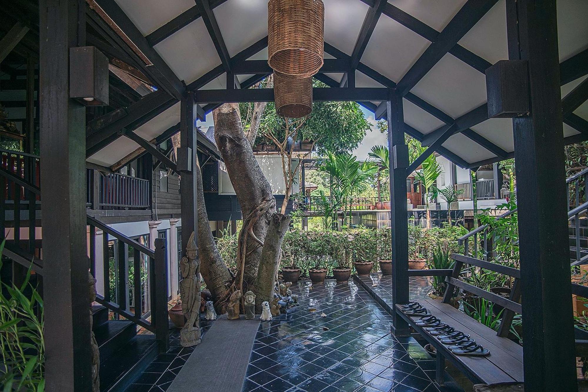 Baan Suan เฮือนพักบ้านสวน Resort