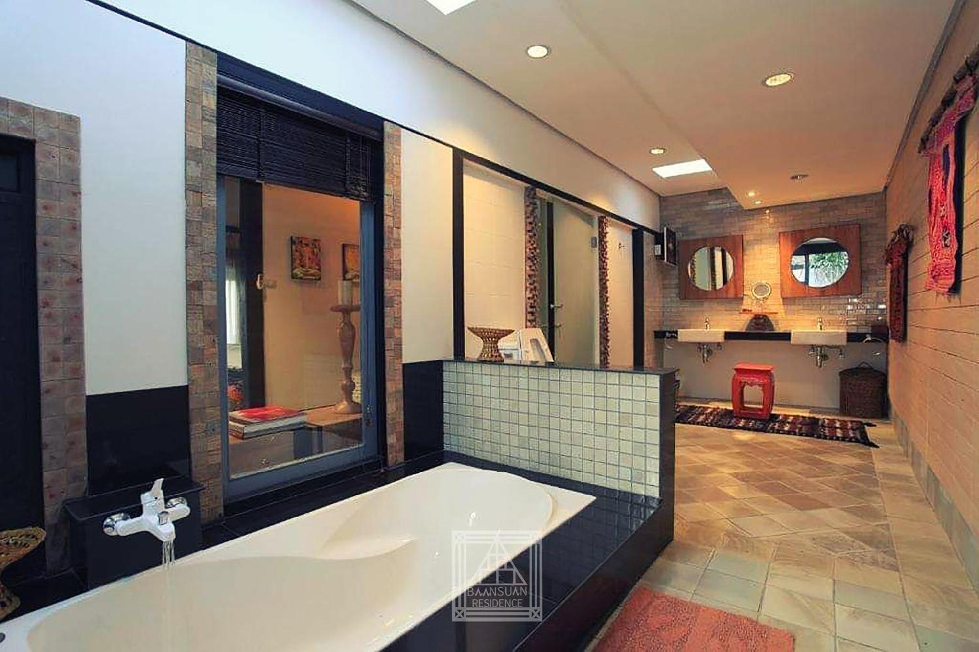 Baan Suan เฮือนพักบ้านสวน Resort 3*