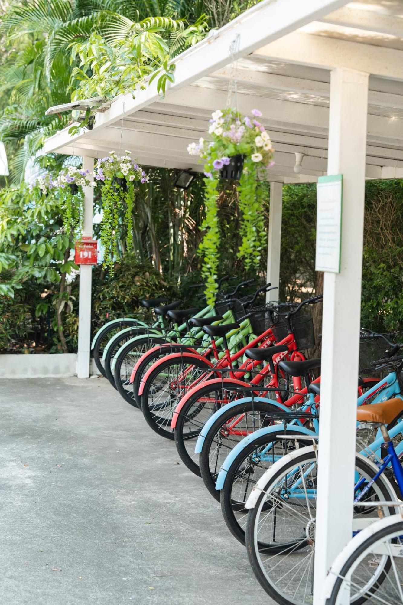 Reina Resort Nong Nam Daeng
