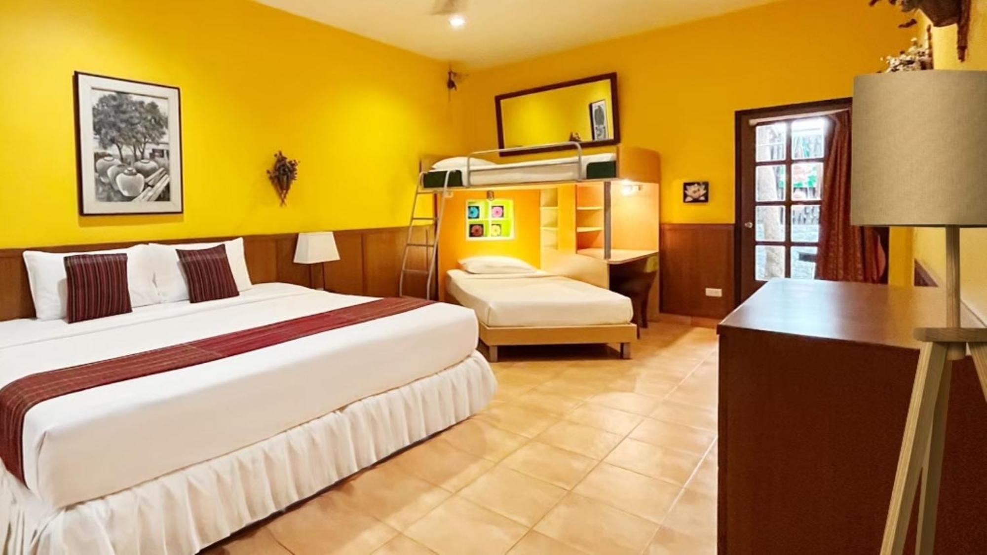 Resort Birds And Bees Pattaya